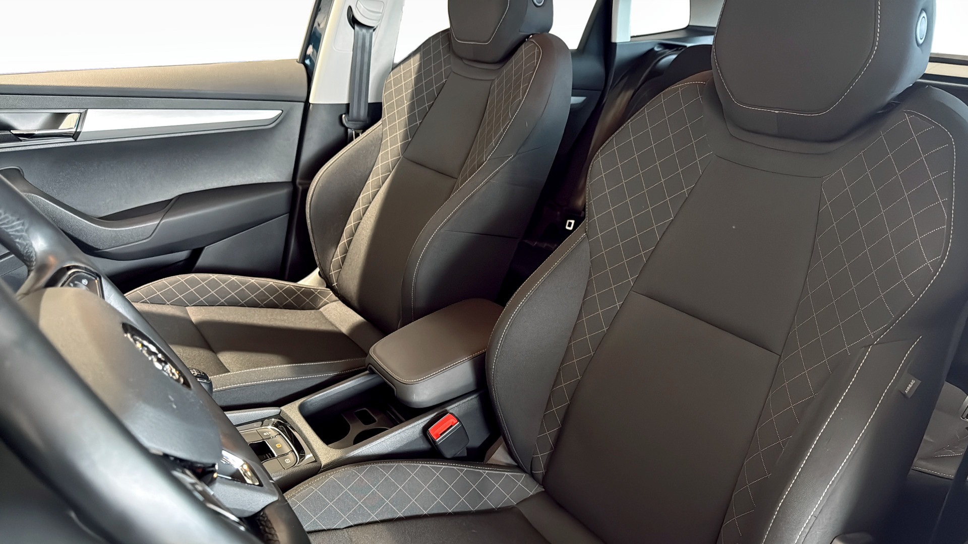 Skoda Karoq WEU59P