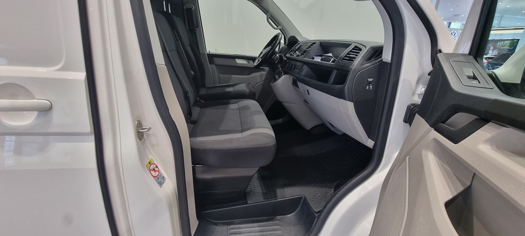 Volkswagen T6 WEY989