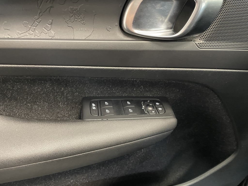 Volvo XC40 WFB28P