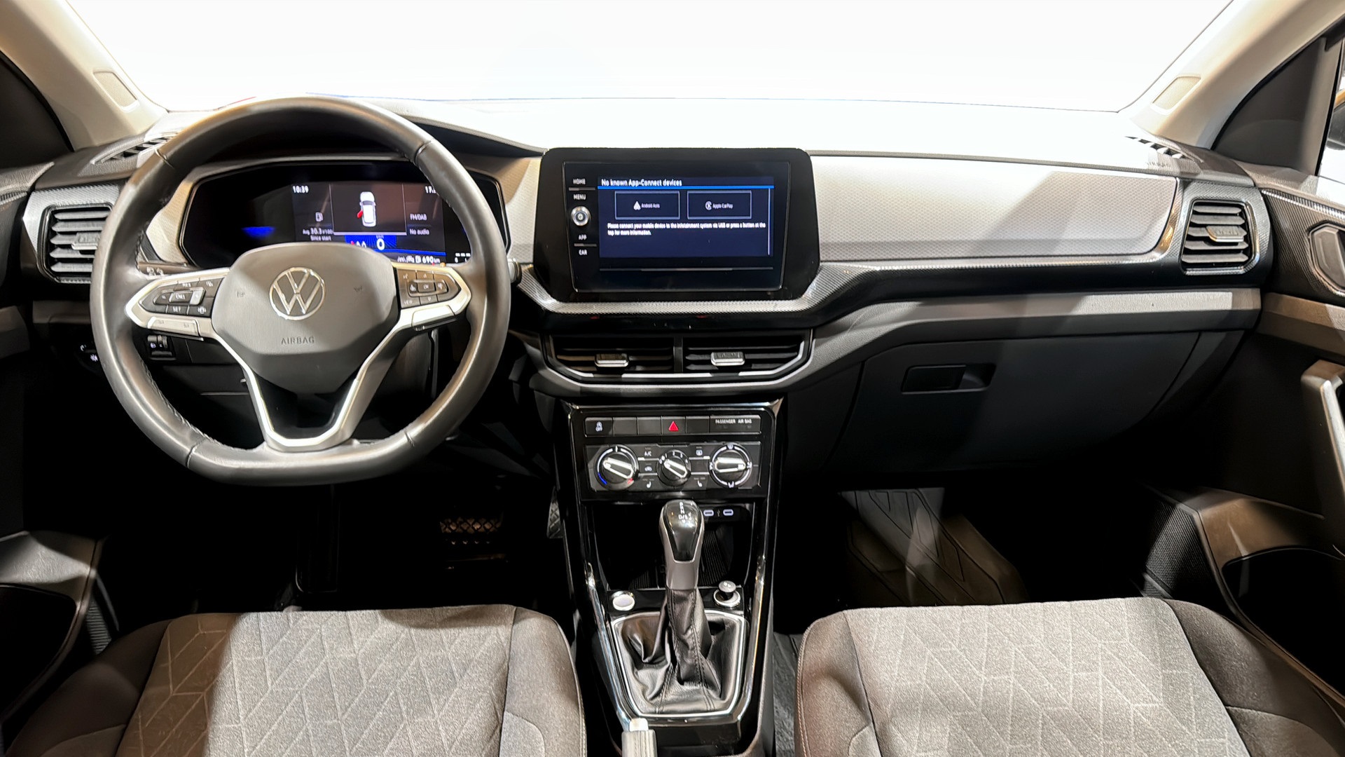 Volkswagen T-Cross WFF48S