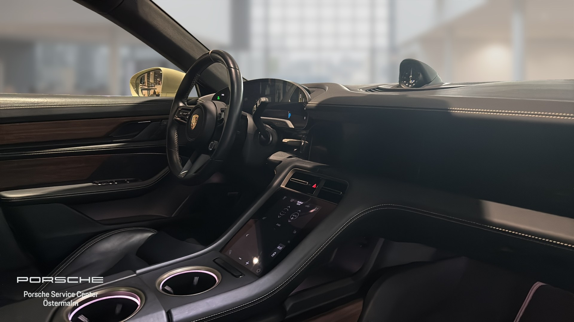 Porsche Taycan WFM20S