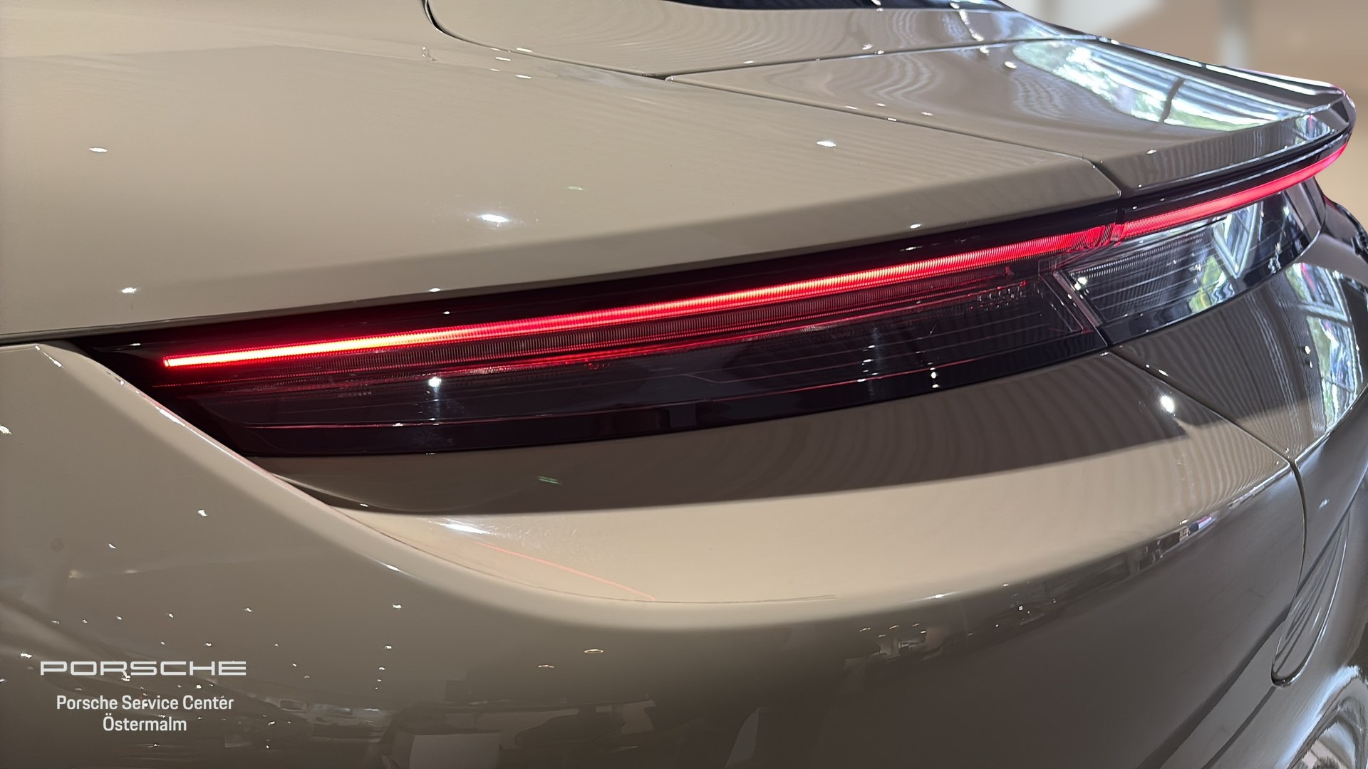Porsche Taycan WFM20S