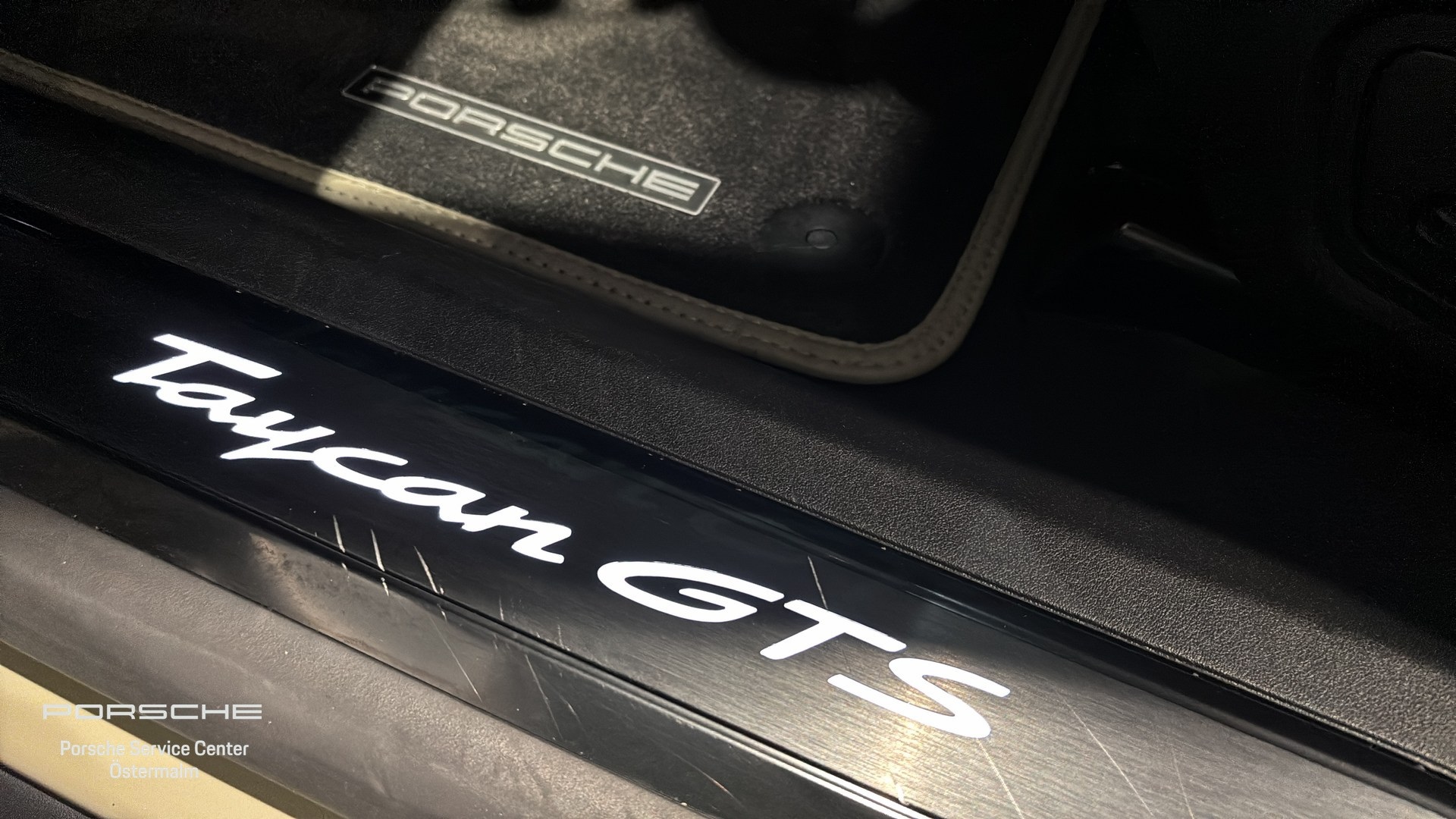 Porsche Taycan WFM20S