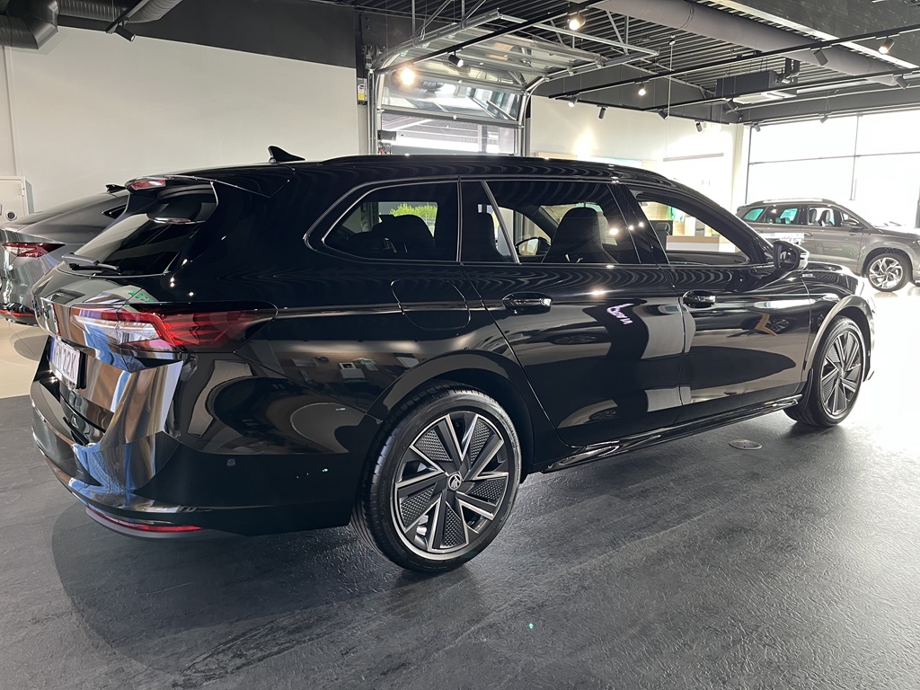 Skoda Superb WFM22K
