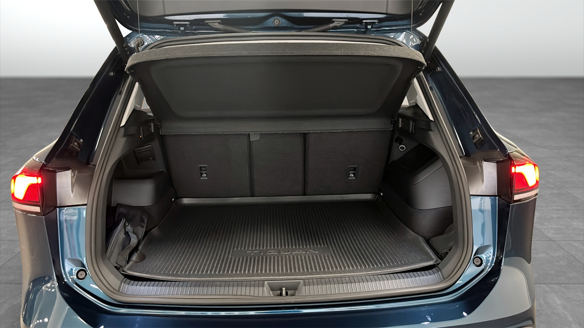 Volkswagen Tiguan WHH51R