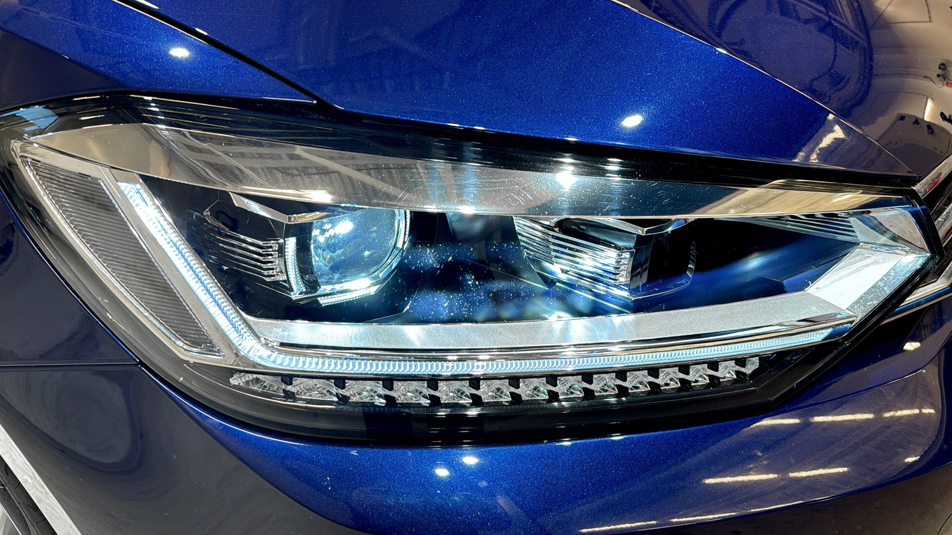 Volkswagen Touran WJE27D