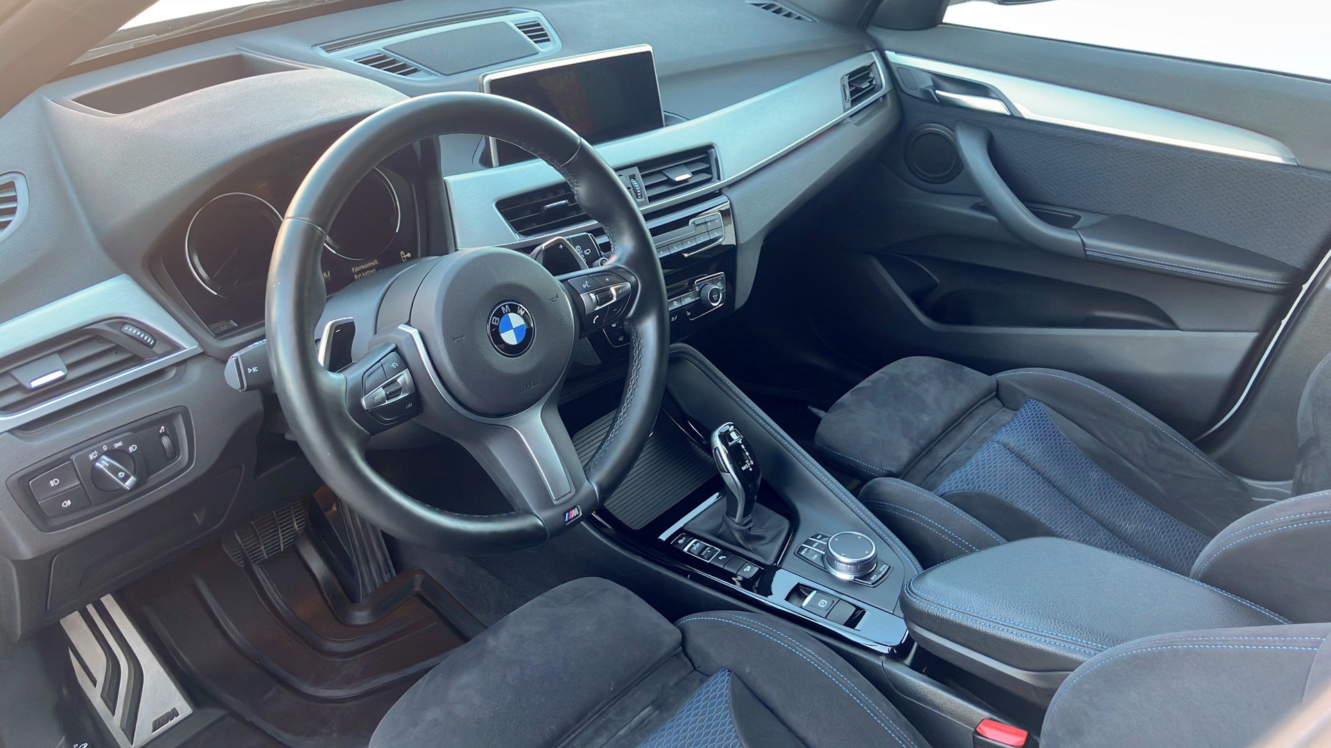 BMW X1 WJR49P