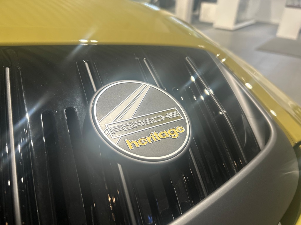 Porsche 992 WKR04J