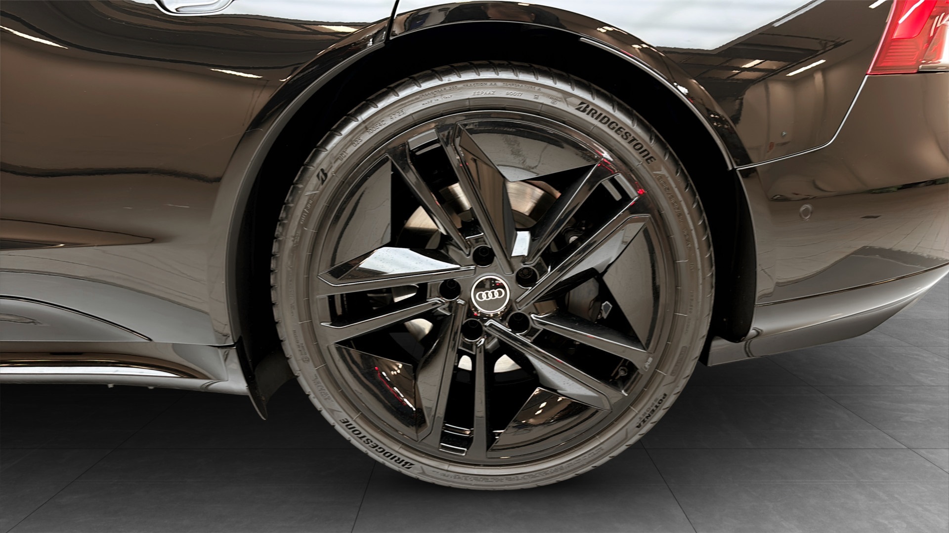 Audi e-tron GT quattro WLL22E