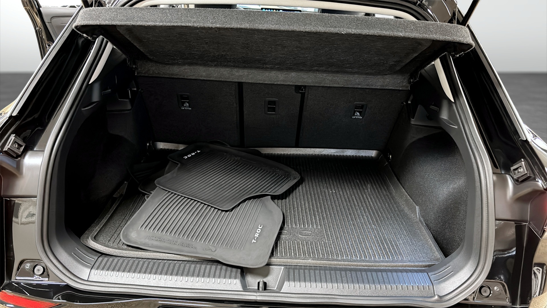 Volkswagen T-Roc WNF47T