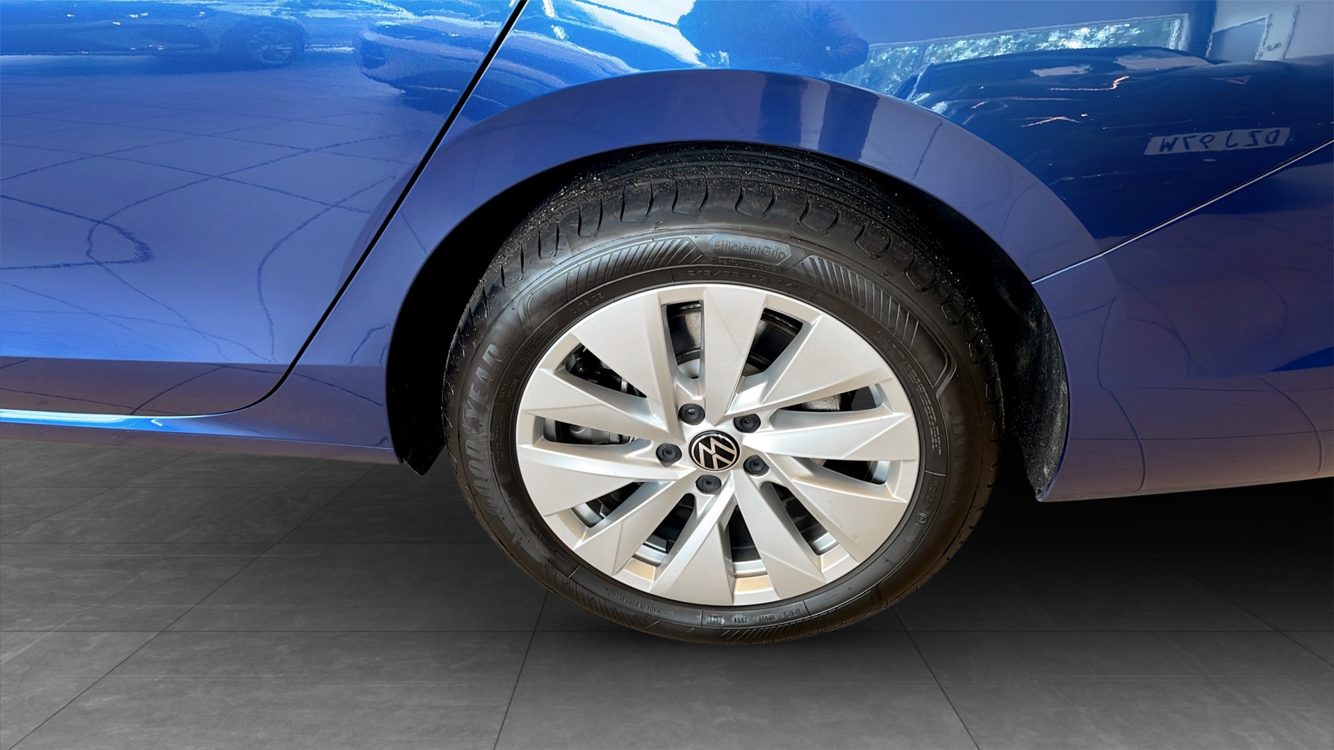 Volkswagen Passat WNM48K