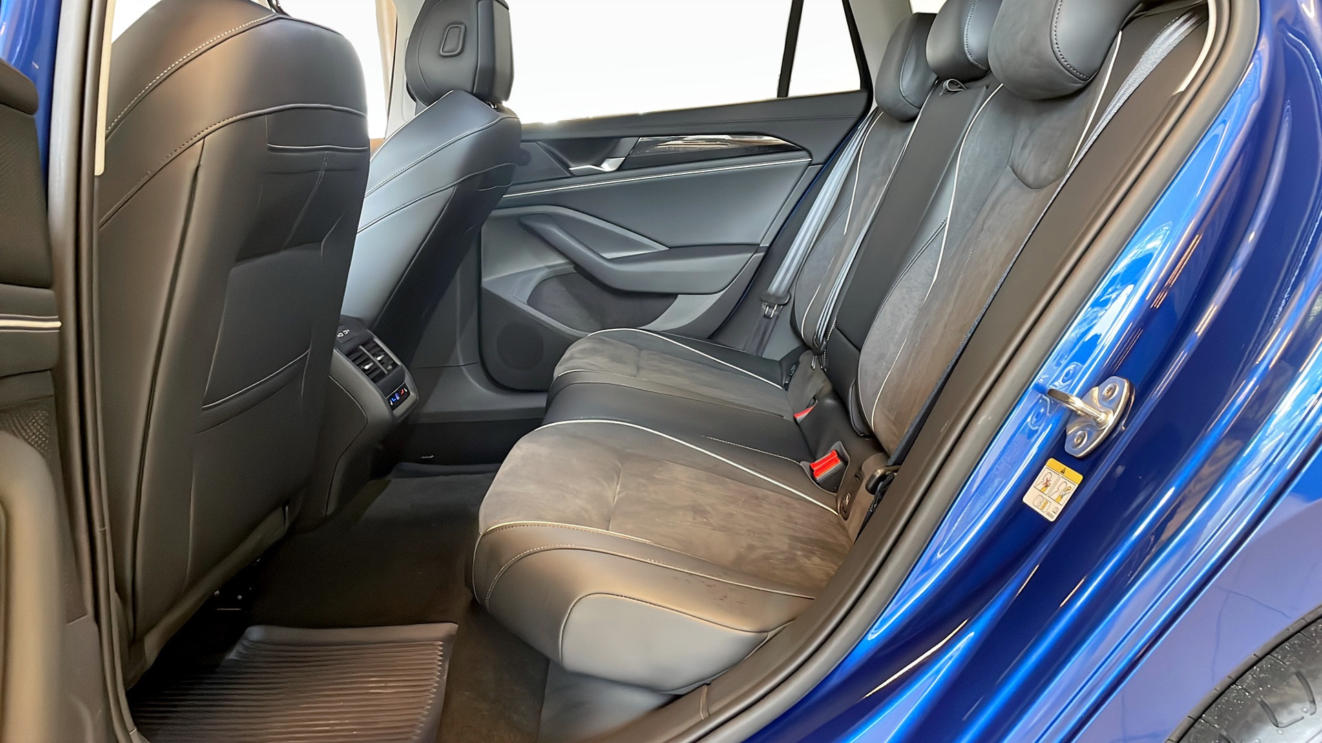 Volkswagen Passat WNM48K