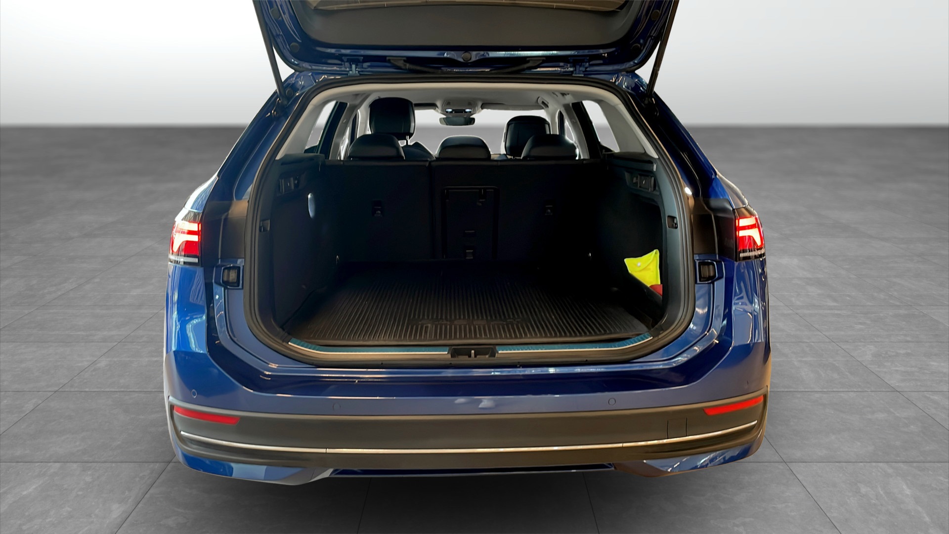 Volkswagen Passat WNM48K