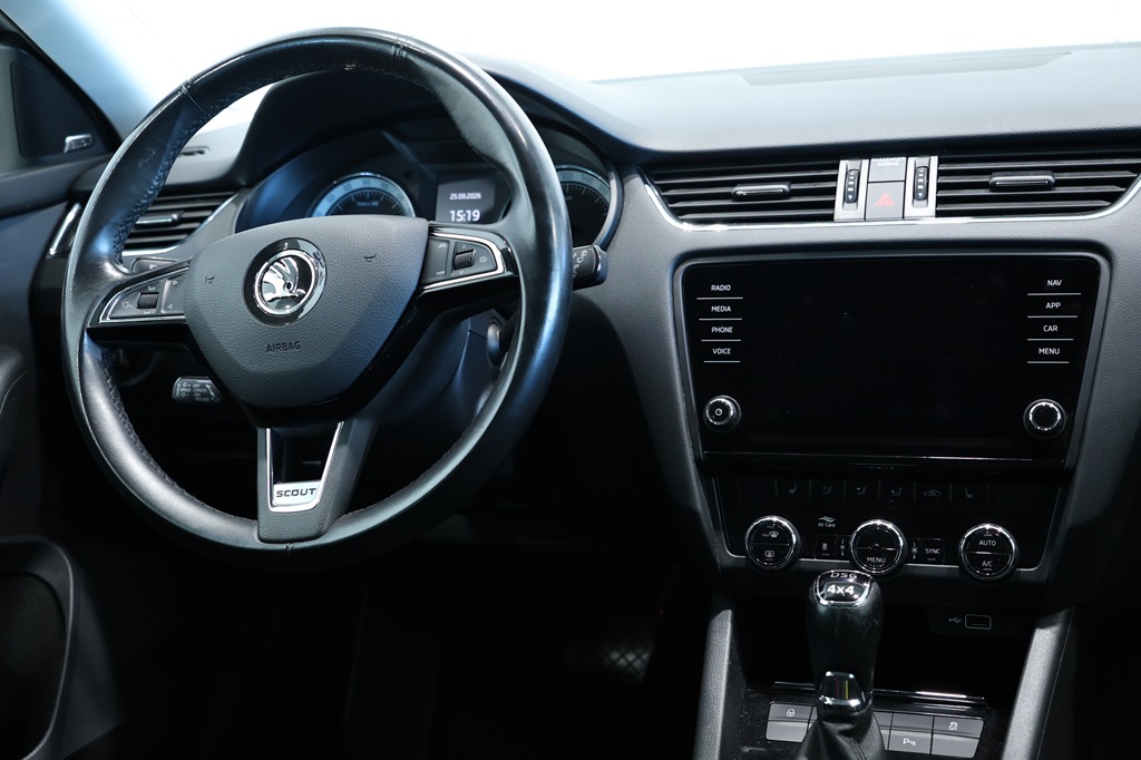 Skoda Octavia Combi WOB49C