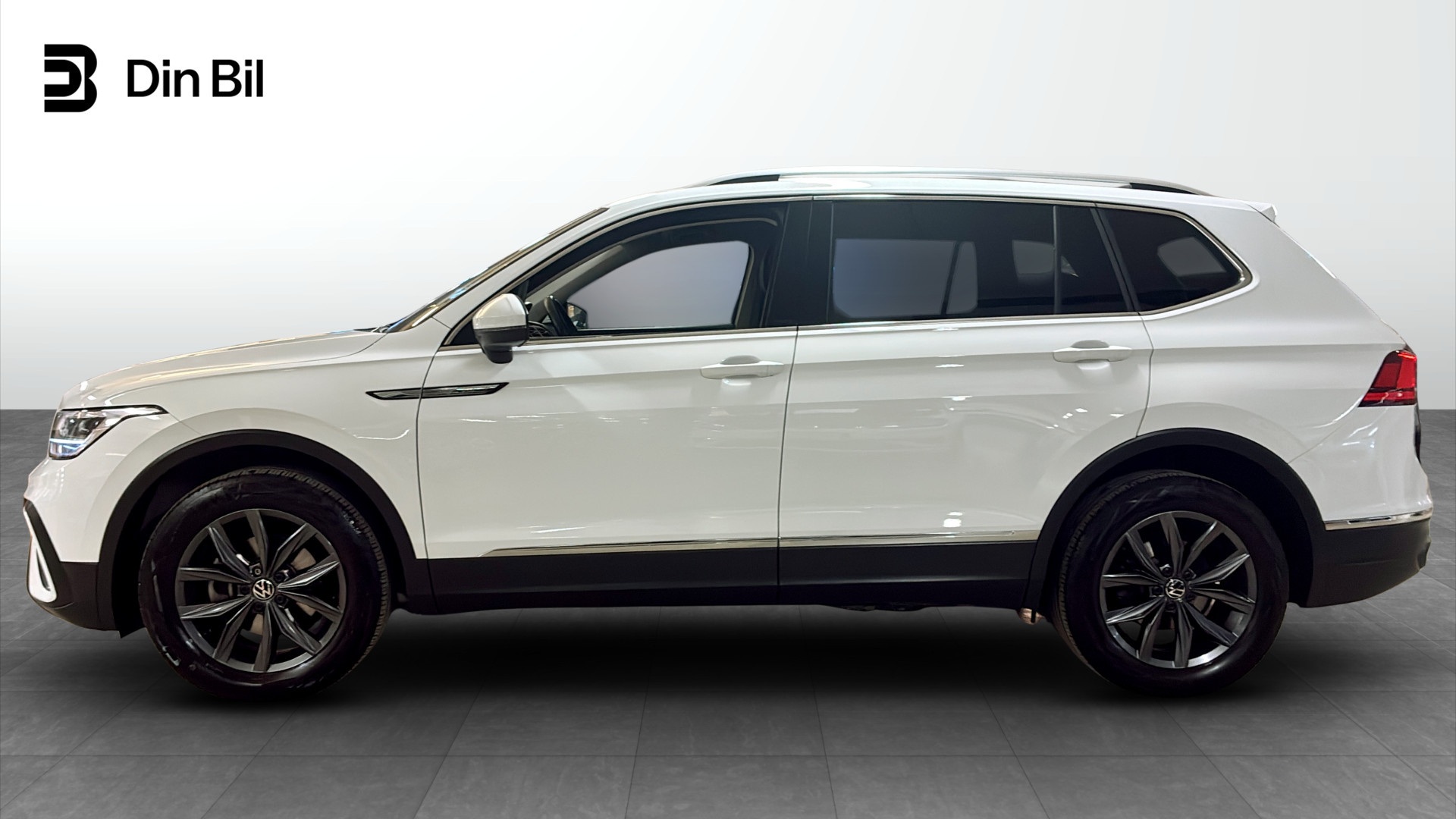 Volkswagen Tiguan Allspace WRM214