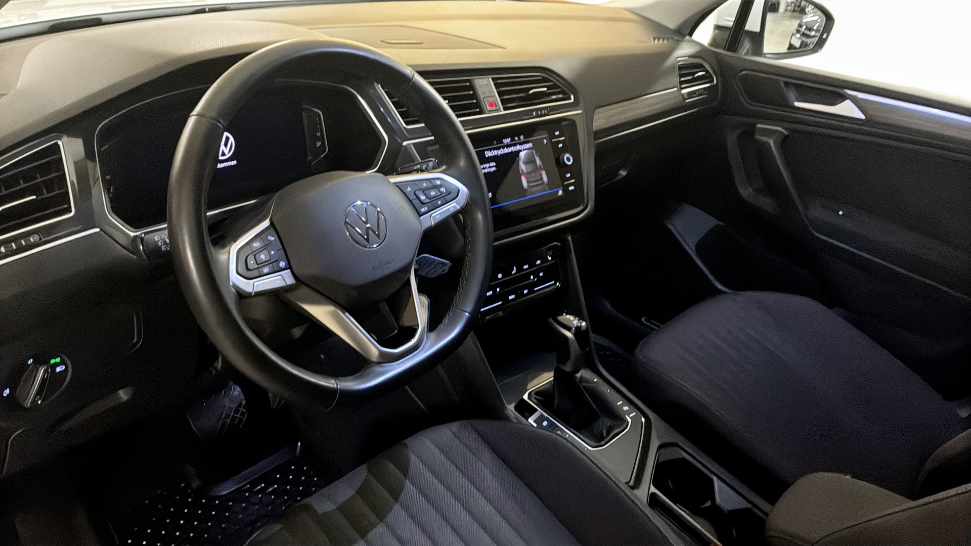 Volkswagen Tiguan Allspace WRM214