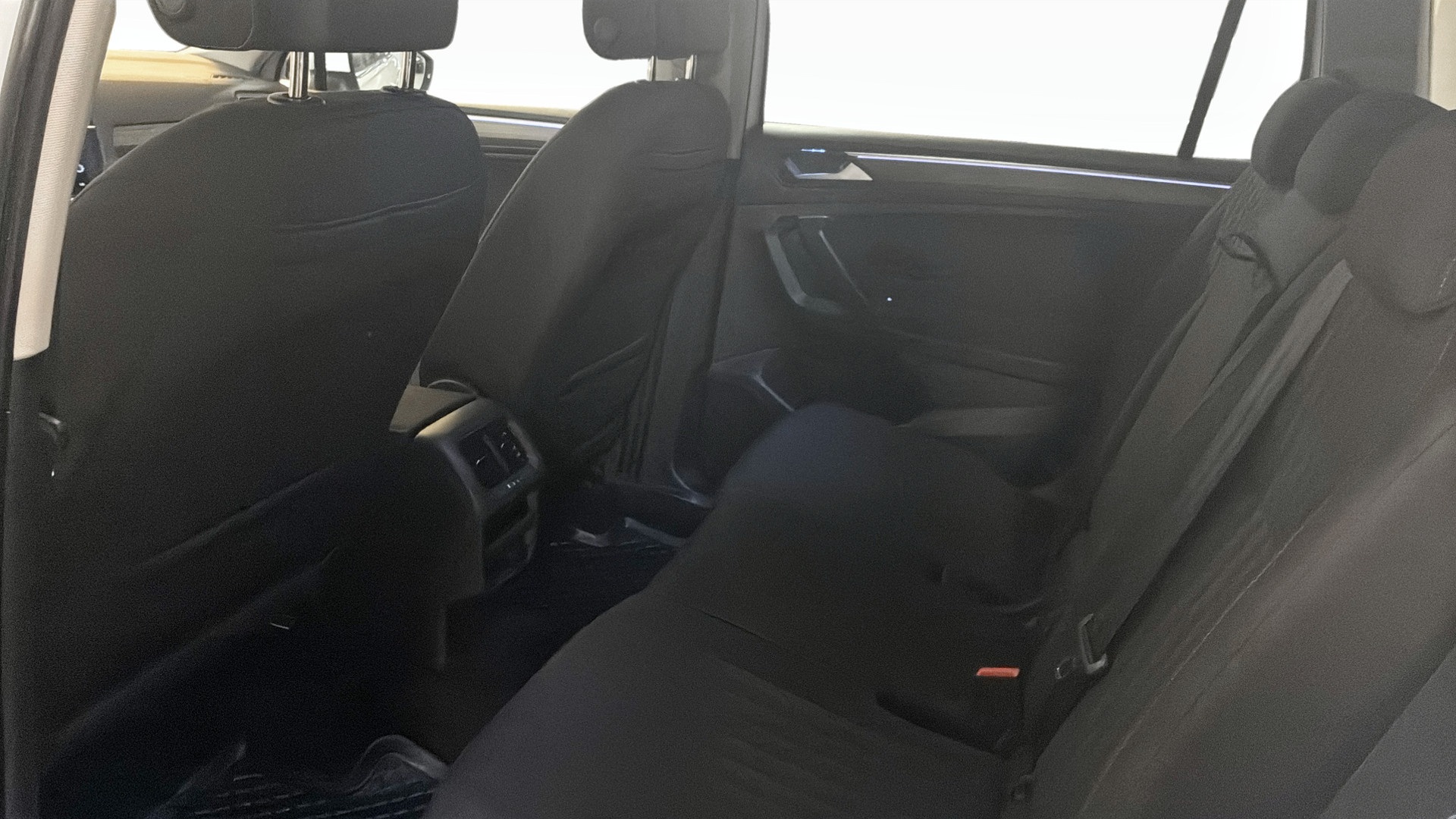 Volkswagen Tiguan Allspace WRM214