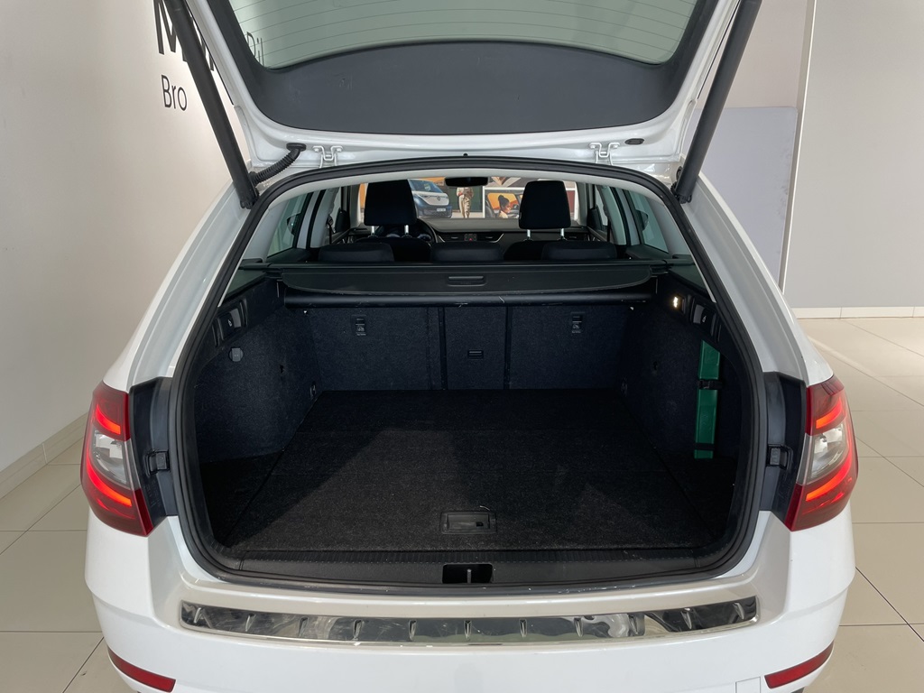 Skoda Octavia Combi WRO231