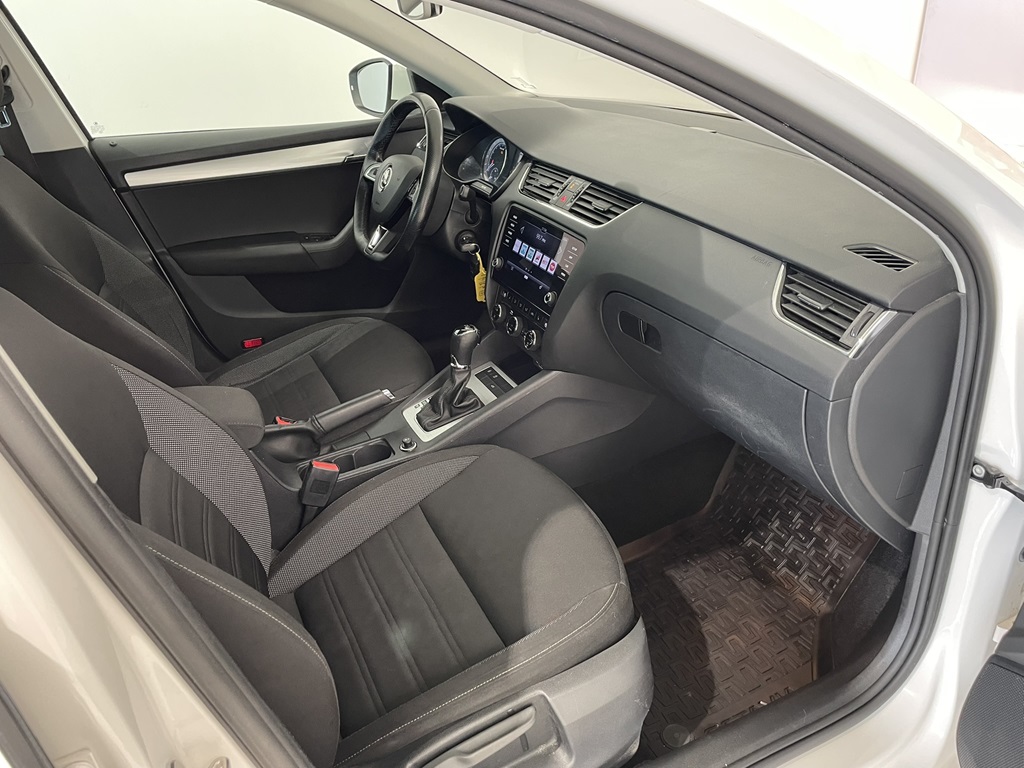 Skoda Octavia Combi WRO231