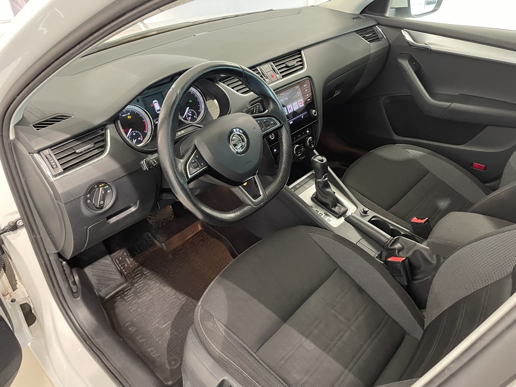 Skoda Octavia Combi WRO231