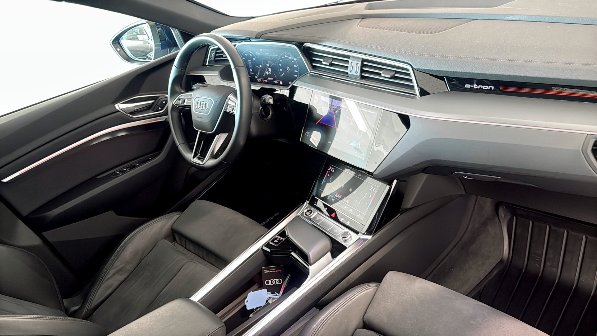 Audi e-tron WUF296