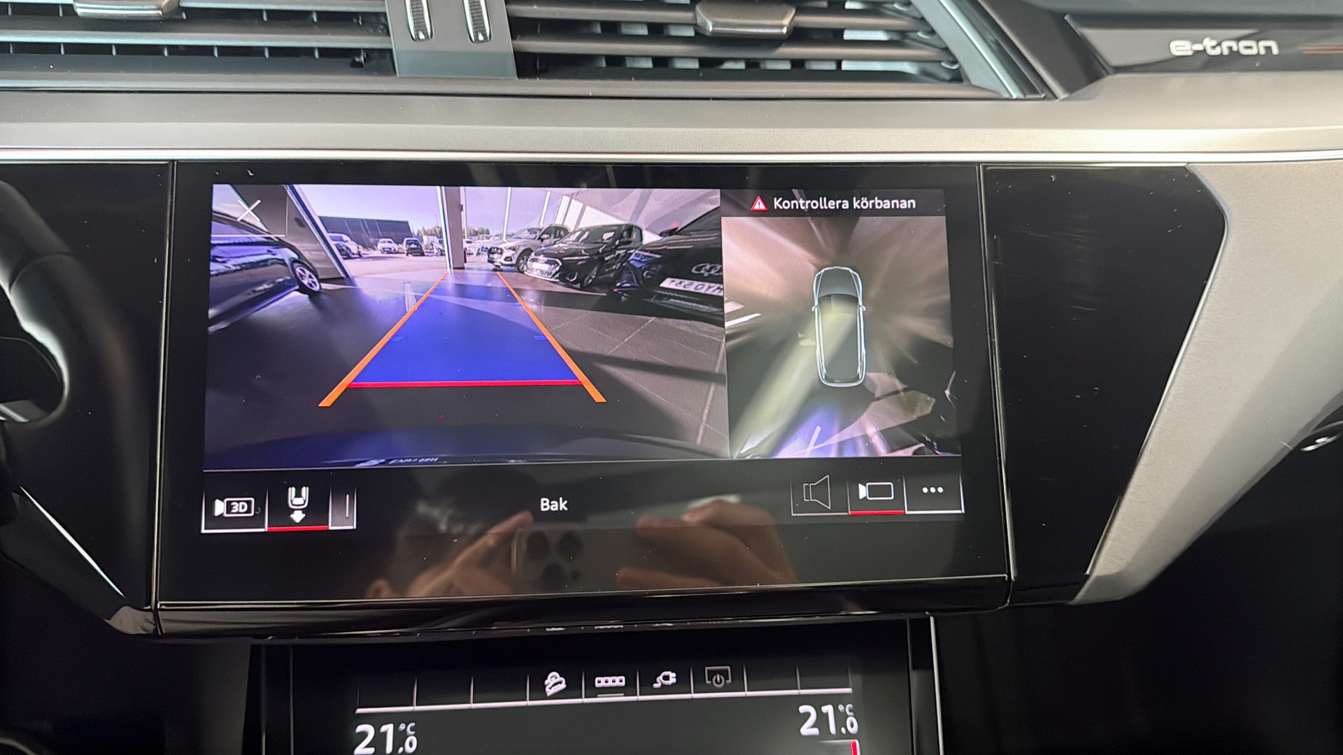 Audi e-tron WUF296