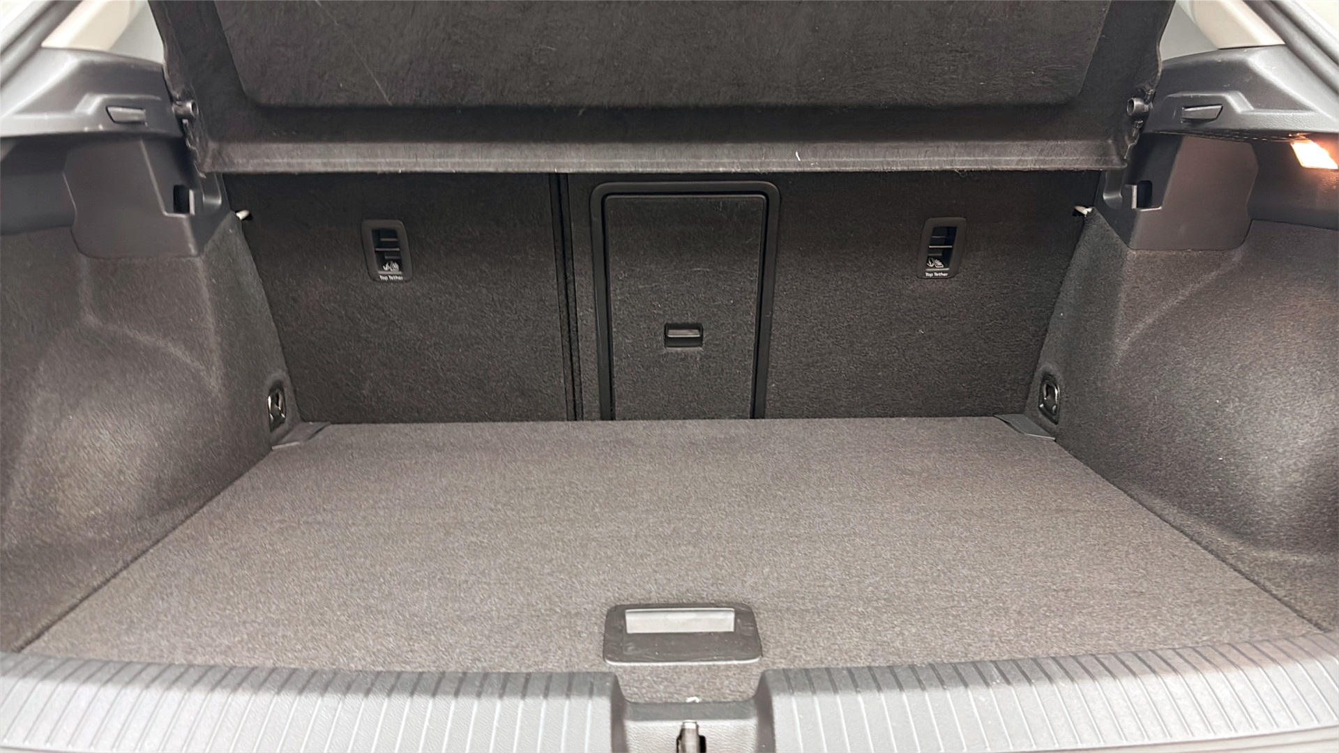 Volkswagen T-Roc WWA26T