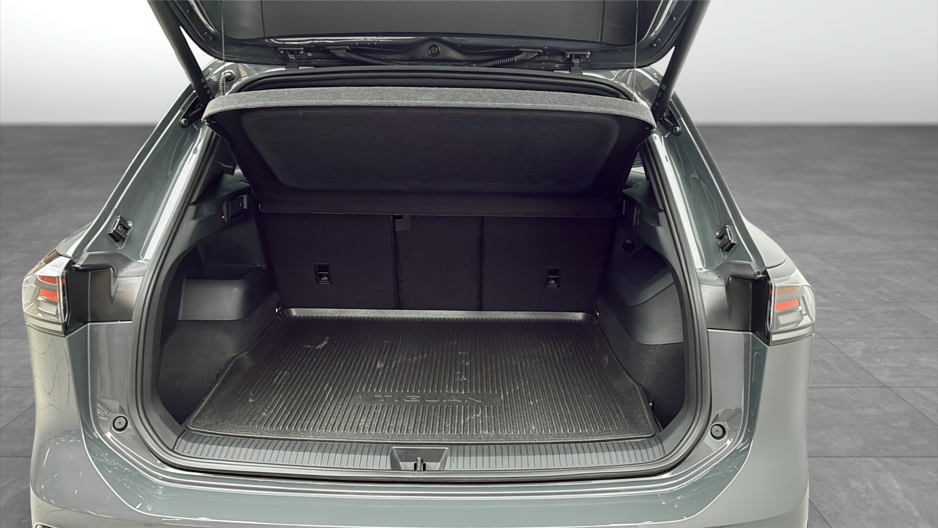 Volkswagen Tiguan WWB18S