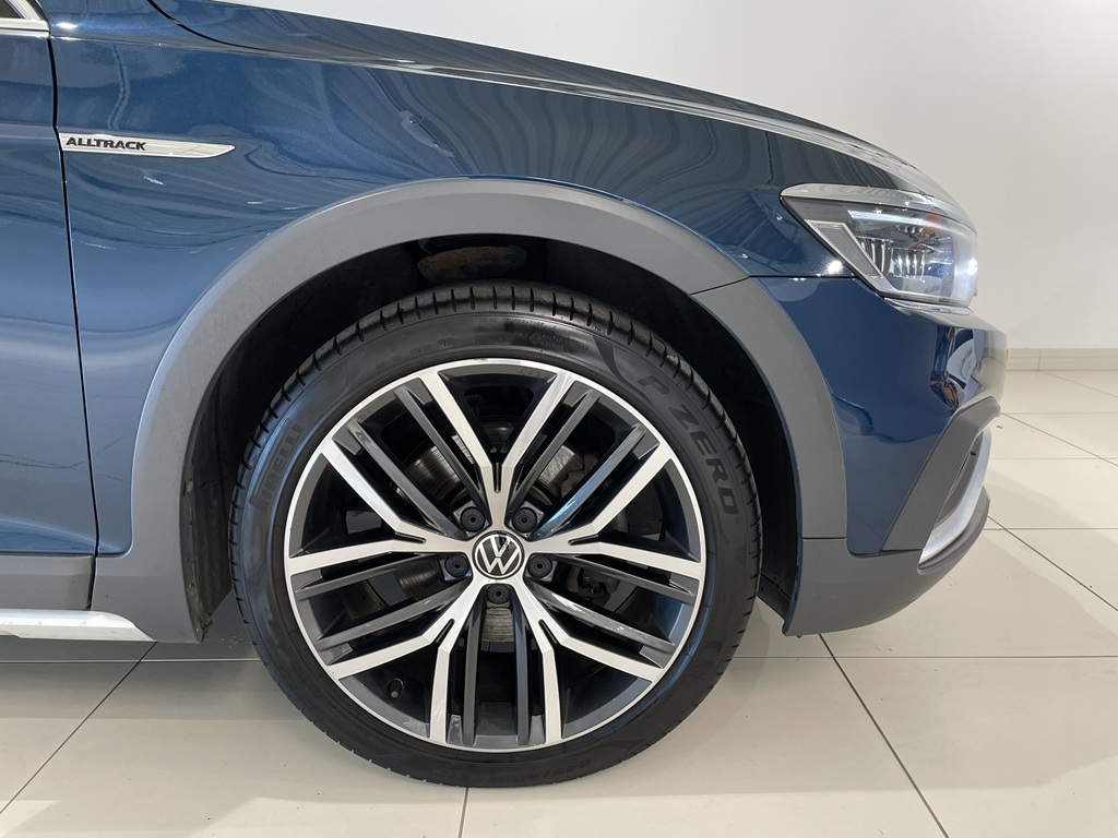 Volkswagen Passat WXM59Z