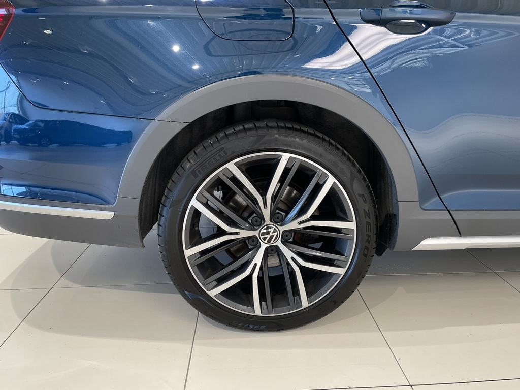 Volkswagen Passat WXM59Z