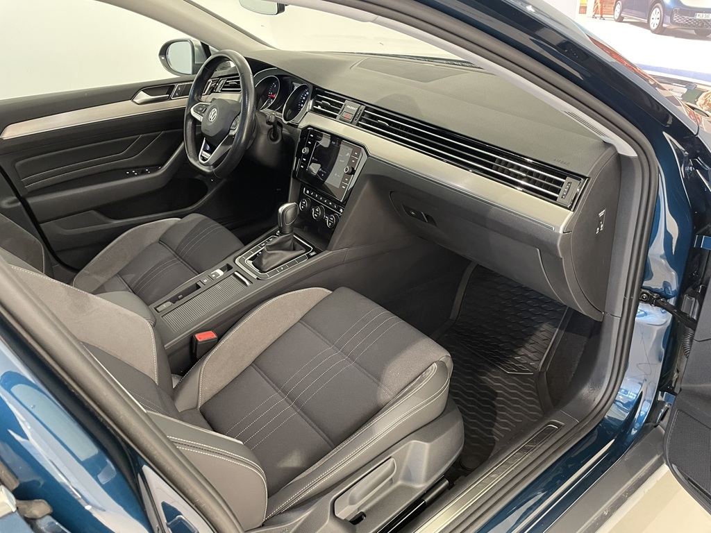 Volkswagen Passat WXM59Z