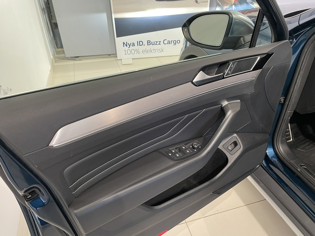 Volkswagen Passat WXM59Z