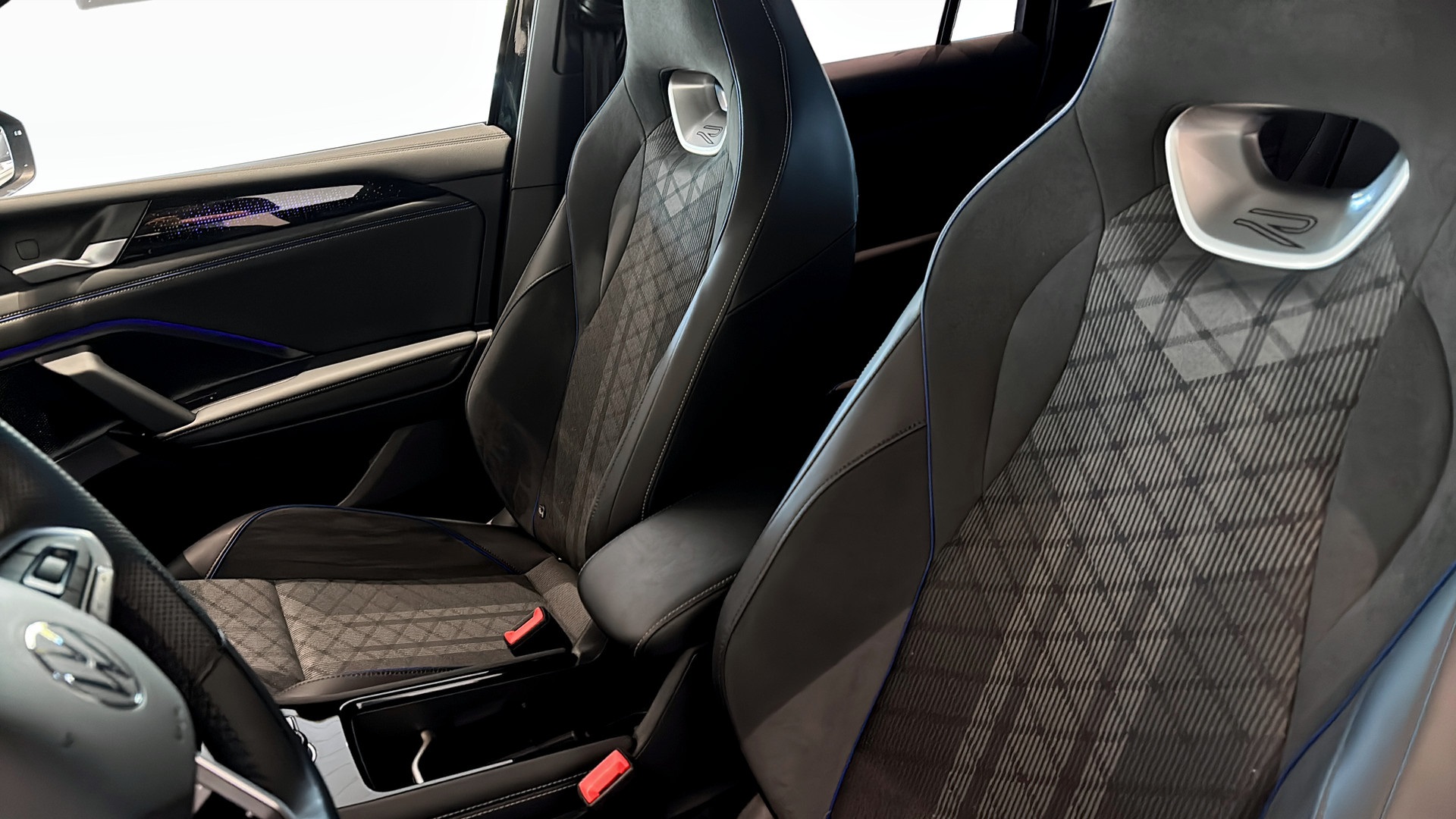 Volkswagen Tiguan WZN84P