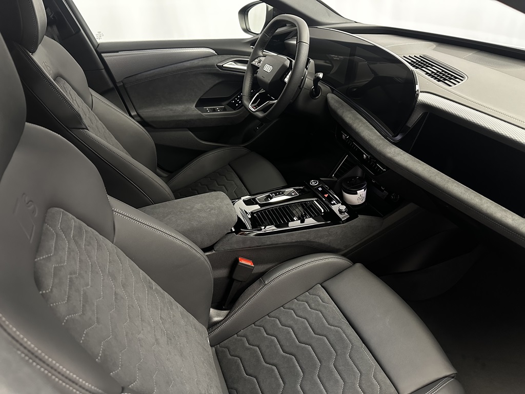 Audi A6 Avant e-tron WZR21M