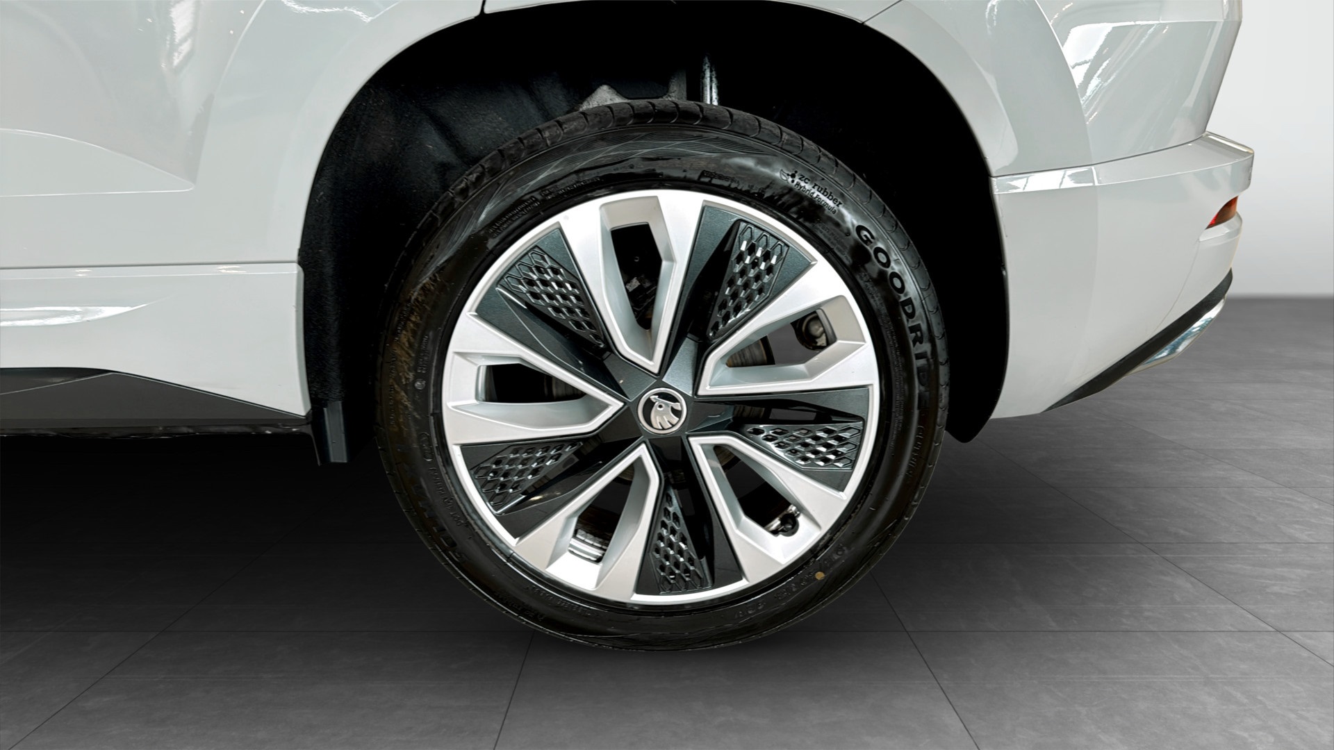 Skoda Karoq XAM61J