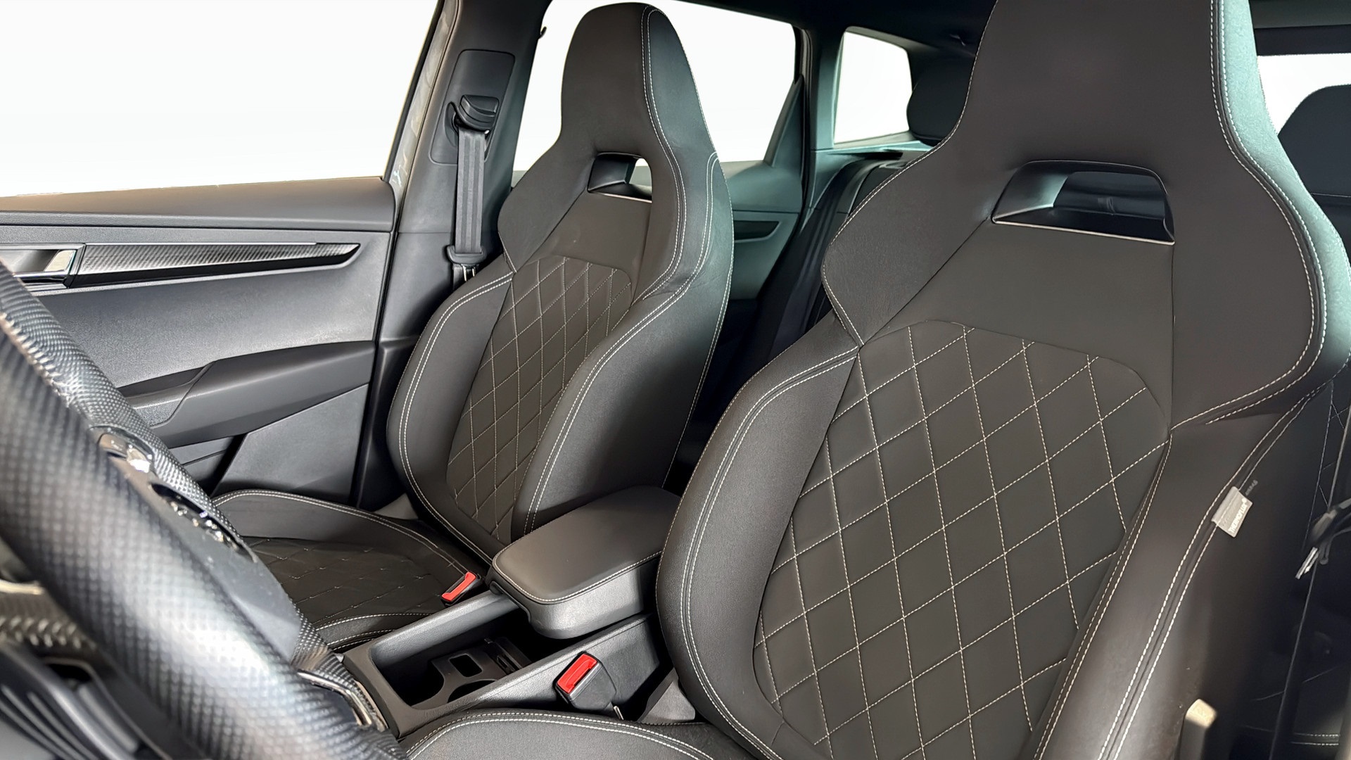 Skoda Karoq XAM61J