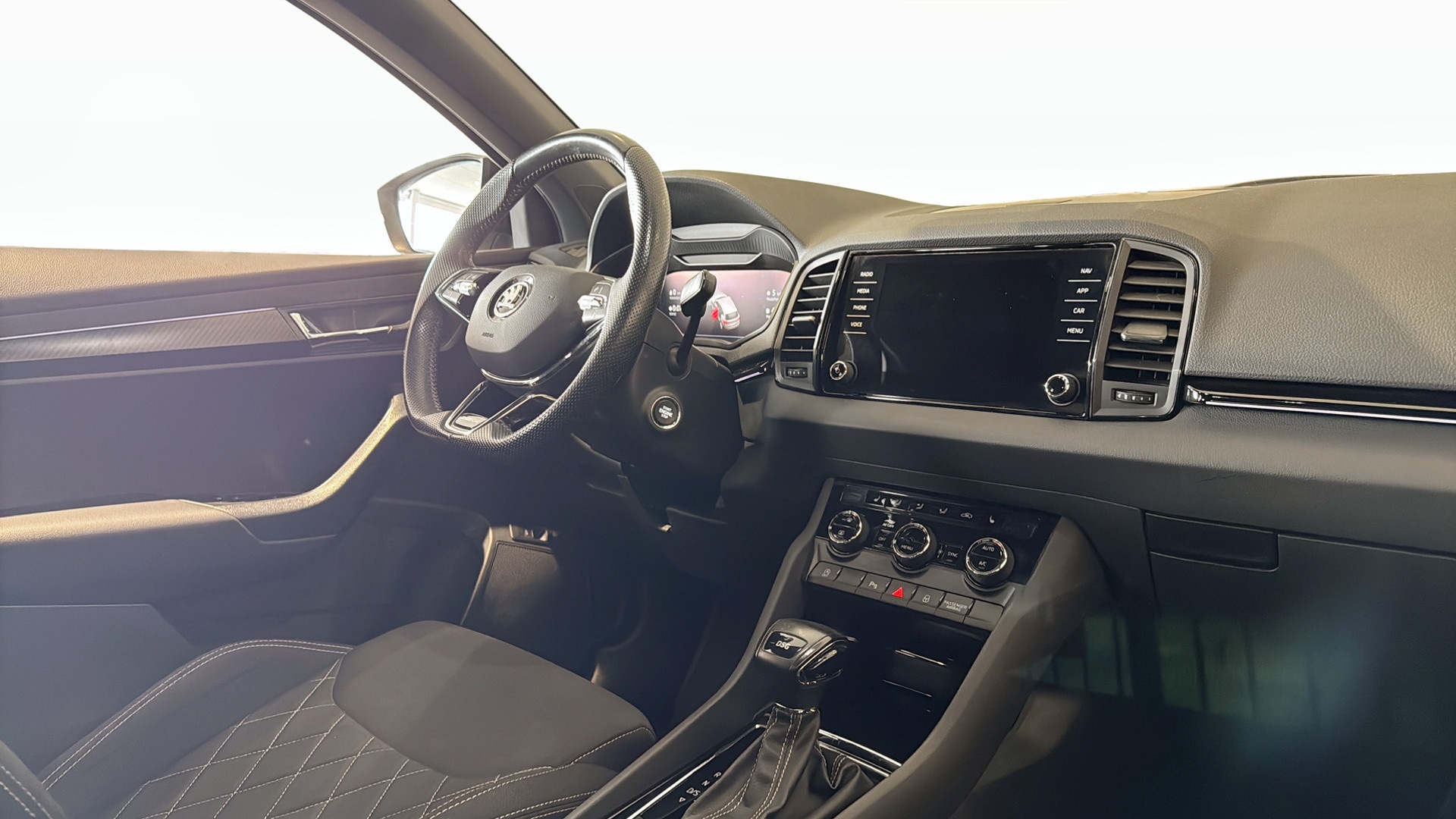 Skoda Karoq XAM61J