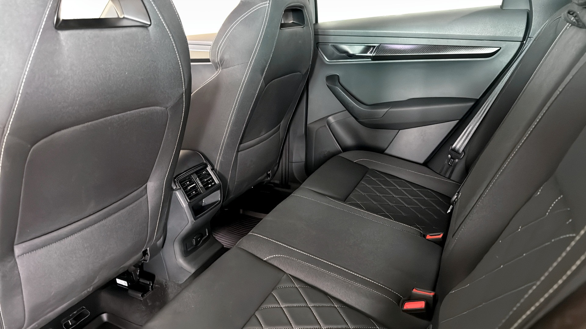 Skoda Karoq XAM61J