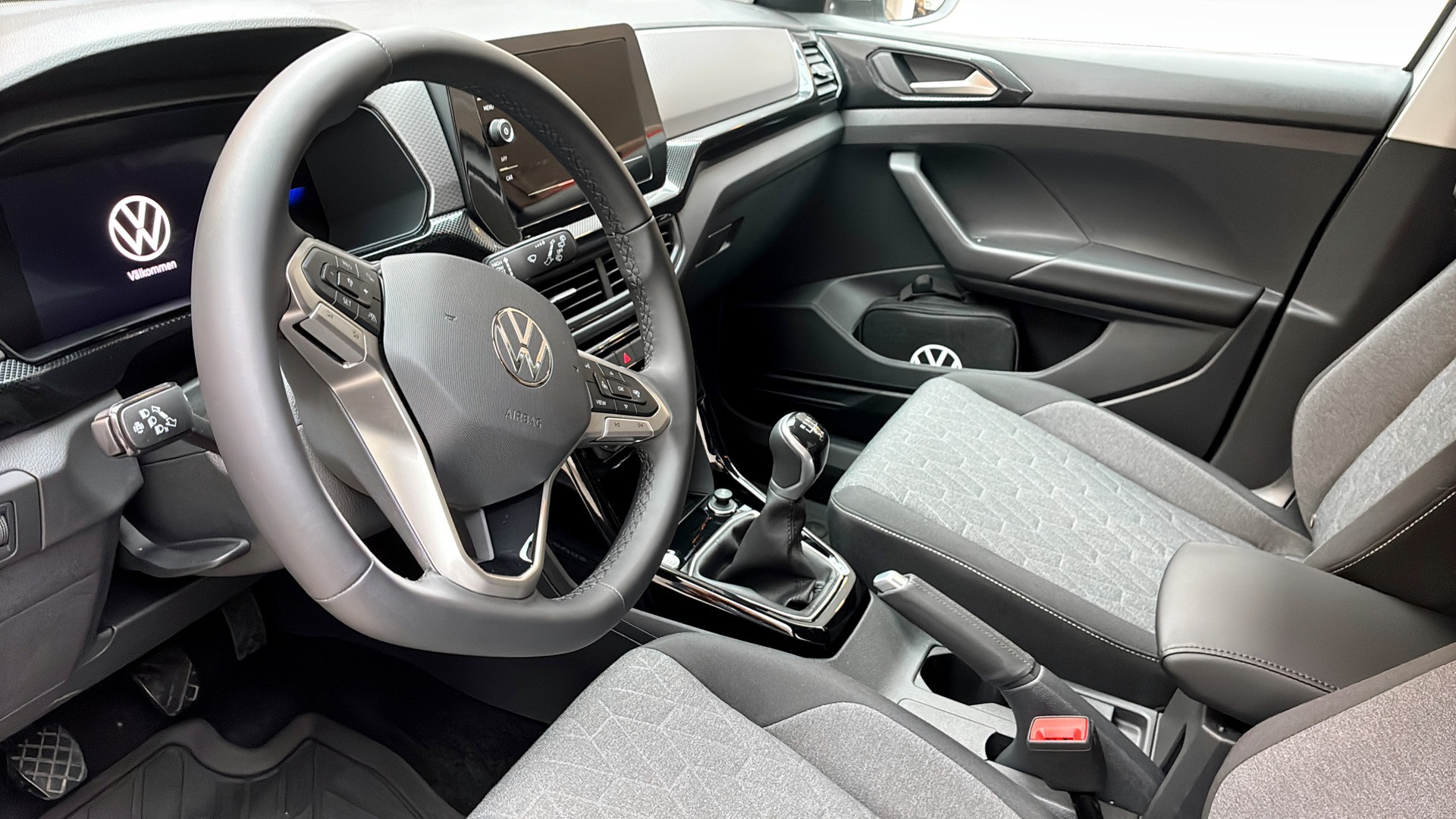 Volkswagen T-Cross XBG63R