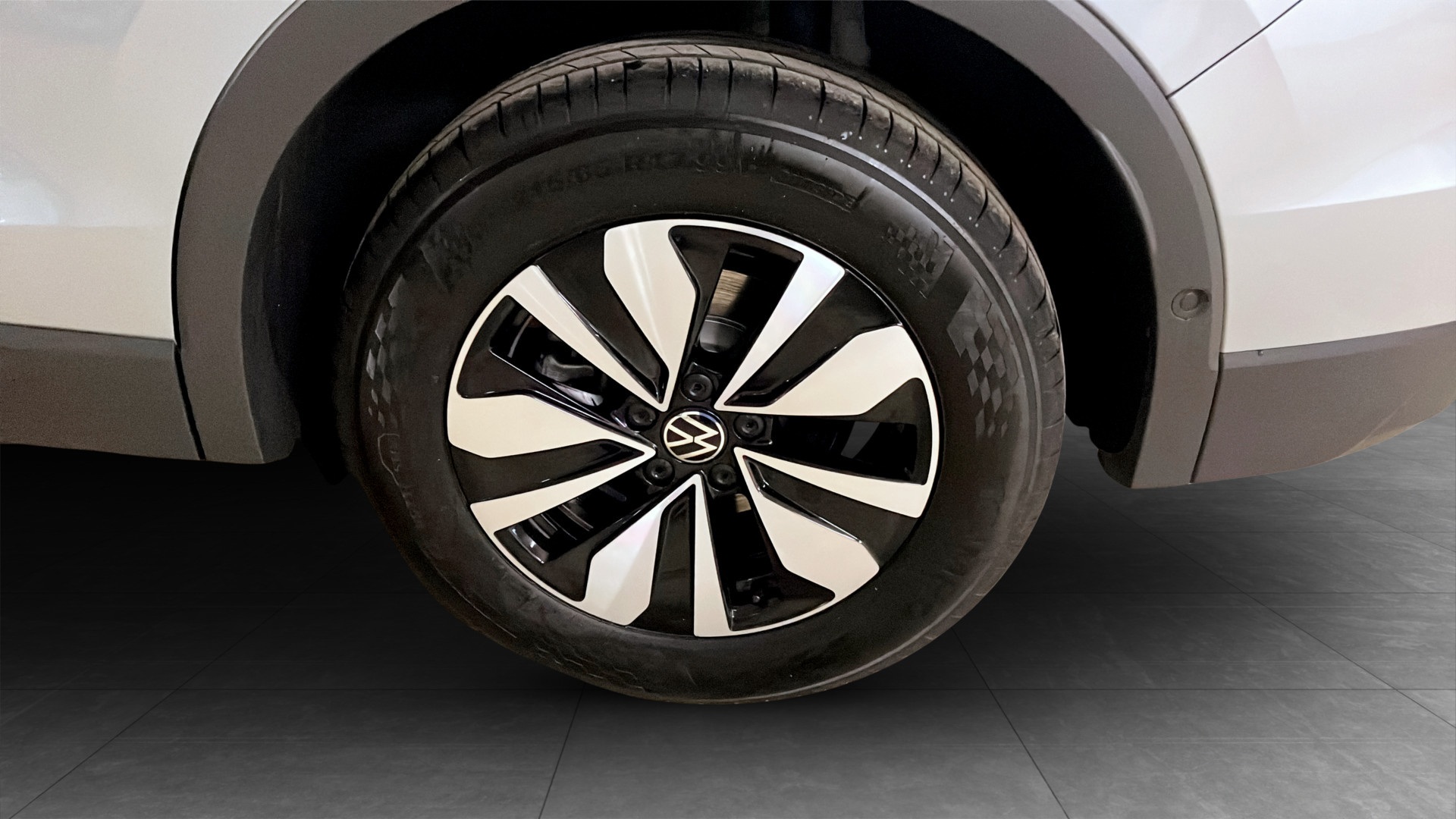 Volkswagen Tiguan XCH63U