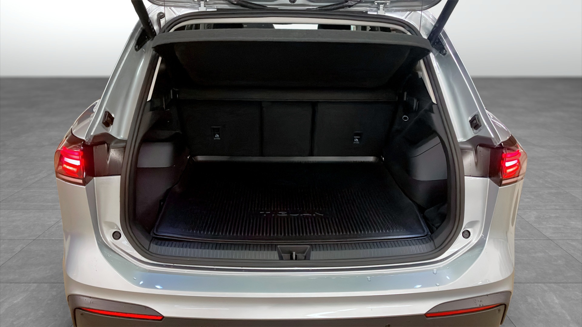Volkswagen Tiguan XCH63U