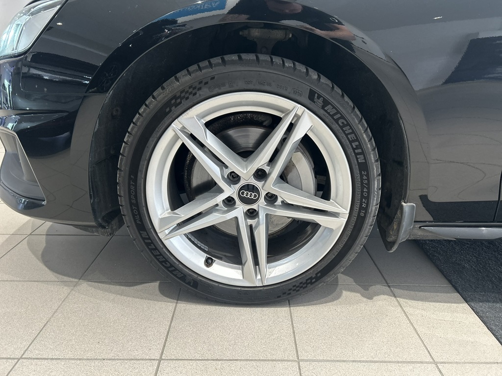 Audi A4 Avant XDK08E