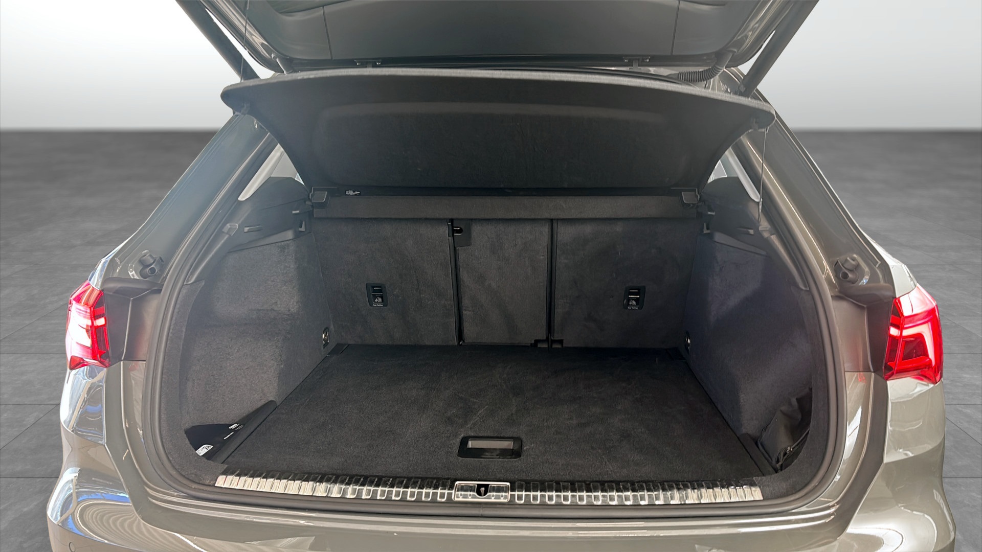 Audi Q3 XDM59X
