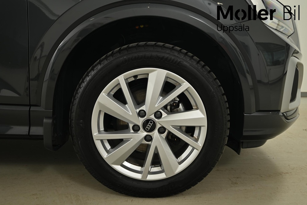 Audi Q2 XEF59P