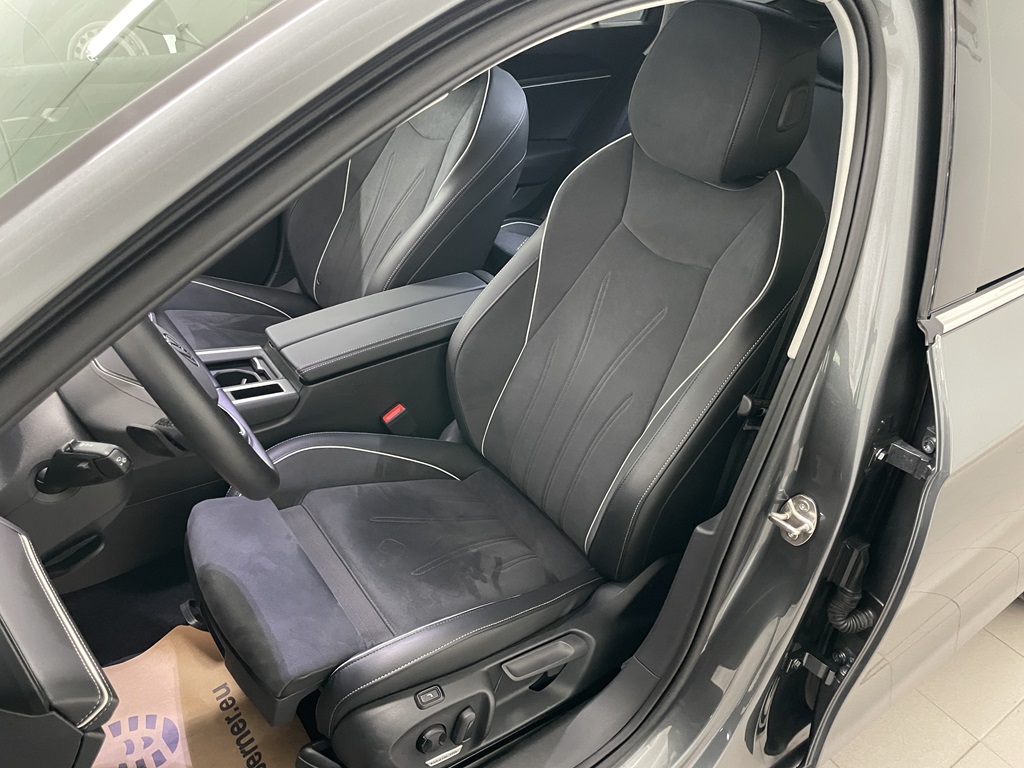 Volkswagen Passat XEJ07J