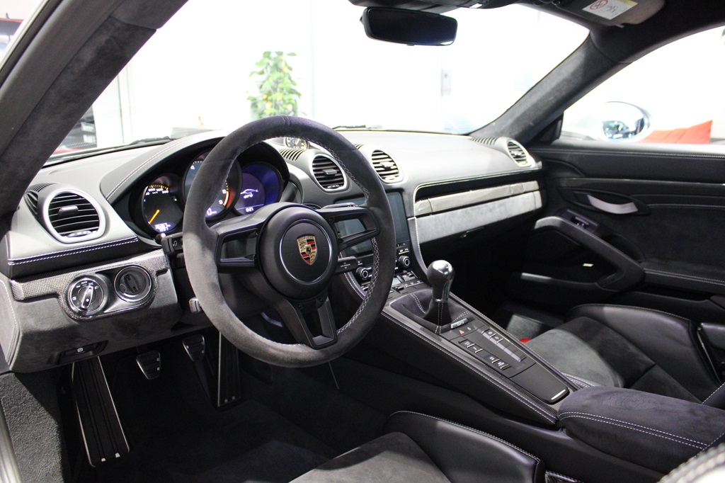 Porsche 718 Cayman XFE81T
