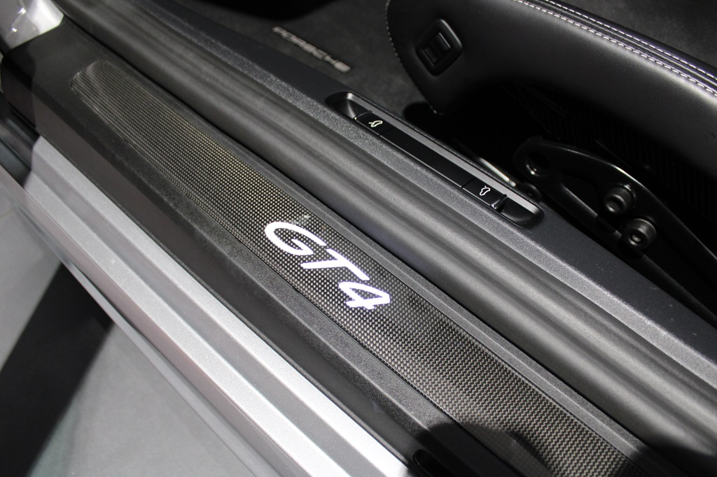 Porsche 718 Cayman XFE81T
