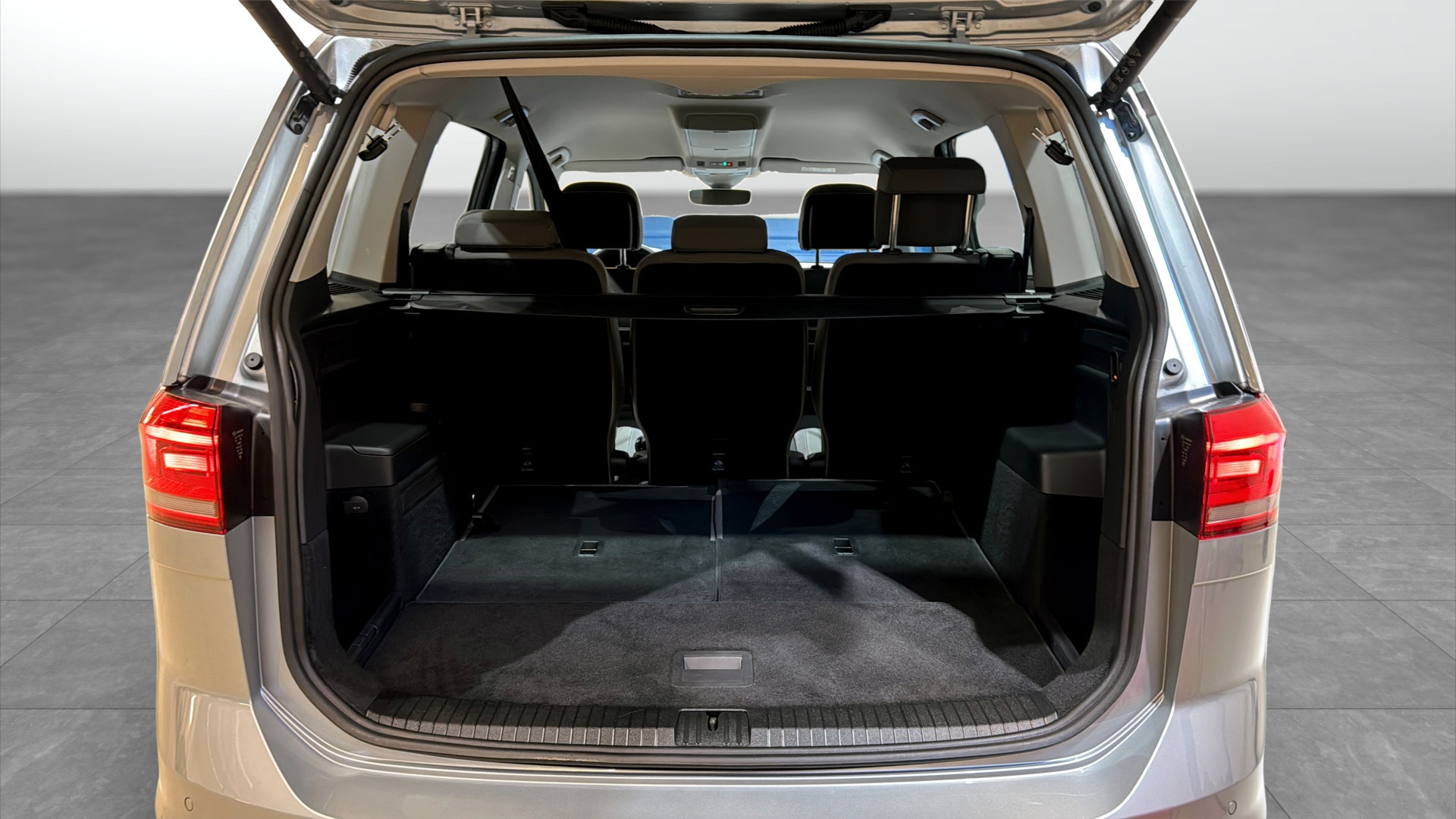 Volkswagen Touran XGE11T