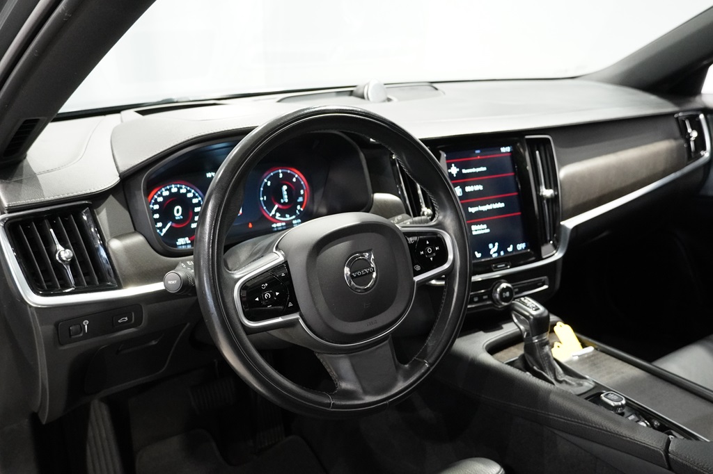Volvo V90 Cross Country XGG609