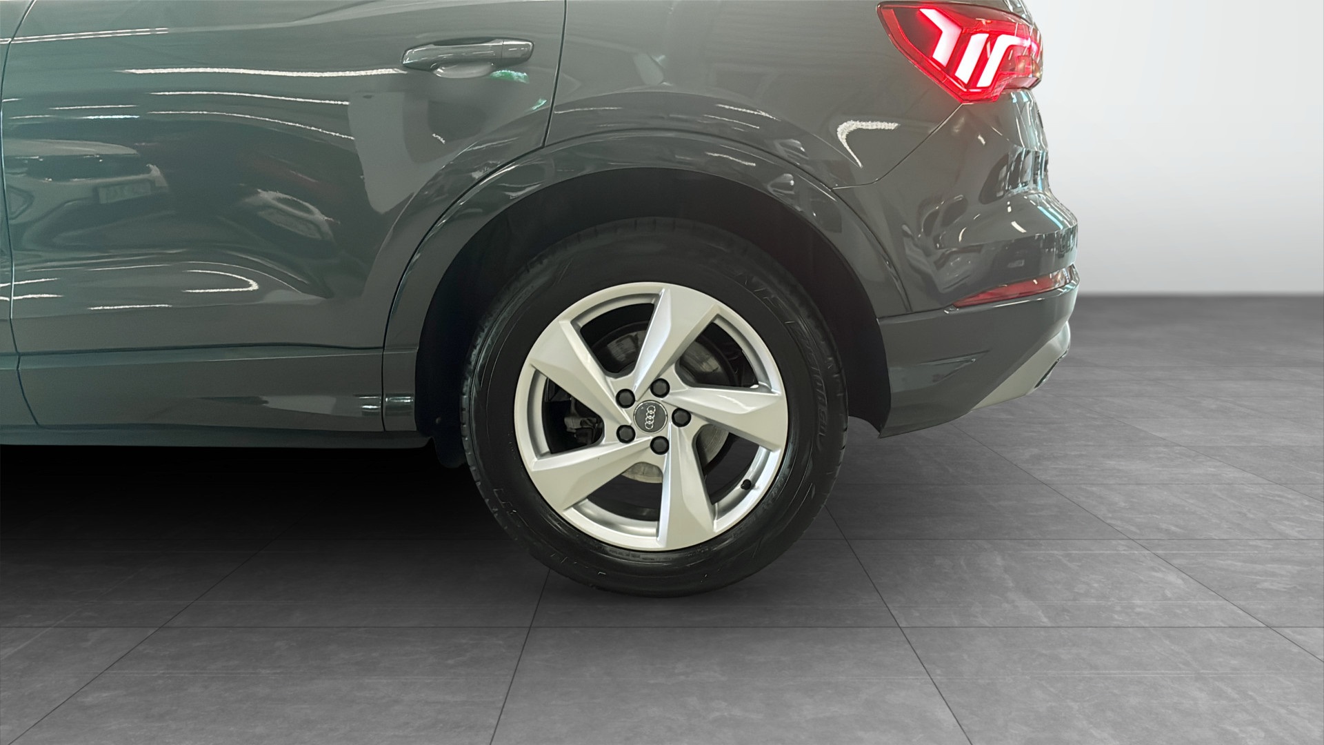 Audi Q3 XGJ91U